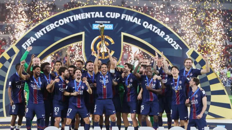 前教练：库普梅纳斯能很好地适应三中卫，斯帕莱蒂非常了解他（前任教头：库普梅纳斯契合三后卫体系，斯帕莱蒂对其了如指掌）