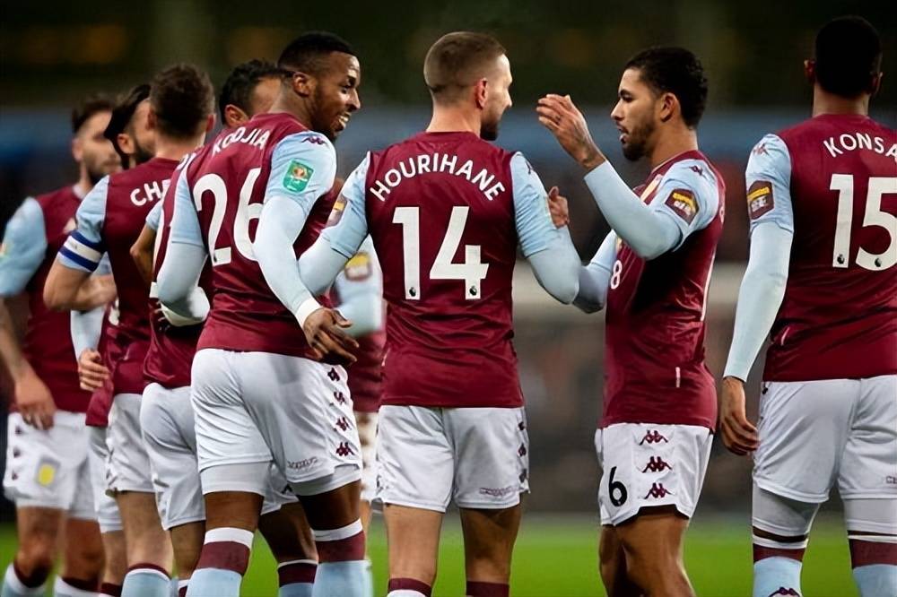 记者：佛罗伦萨球员不满基恩500万高薪，后者态度也存在问题（记者称佛罗伦萨队内对基恩500万年薪不满，其职业态度亦遭质疑）