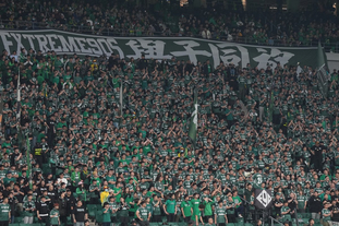 朱婷再现防守得分！13分助科内世俱杯开门红，球馆简陋被球迷吐槽（朱婷防守再立功！轰下13分助科内世俱杯旗开得胜，简陋球馆遭球迷吐槽）