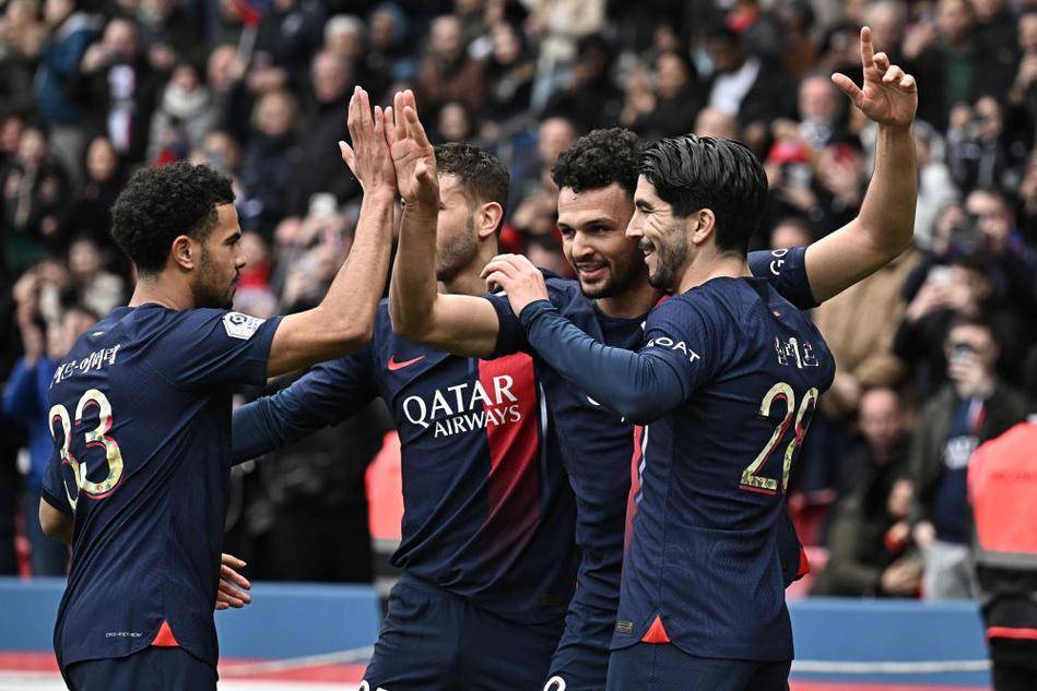 阿尔特塔：萨利巴昨天依然没训练，不确定能不能打狼队（阿尔特塔：萨利巴昨日仍缺席训练，能否出战狼队成疑）