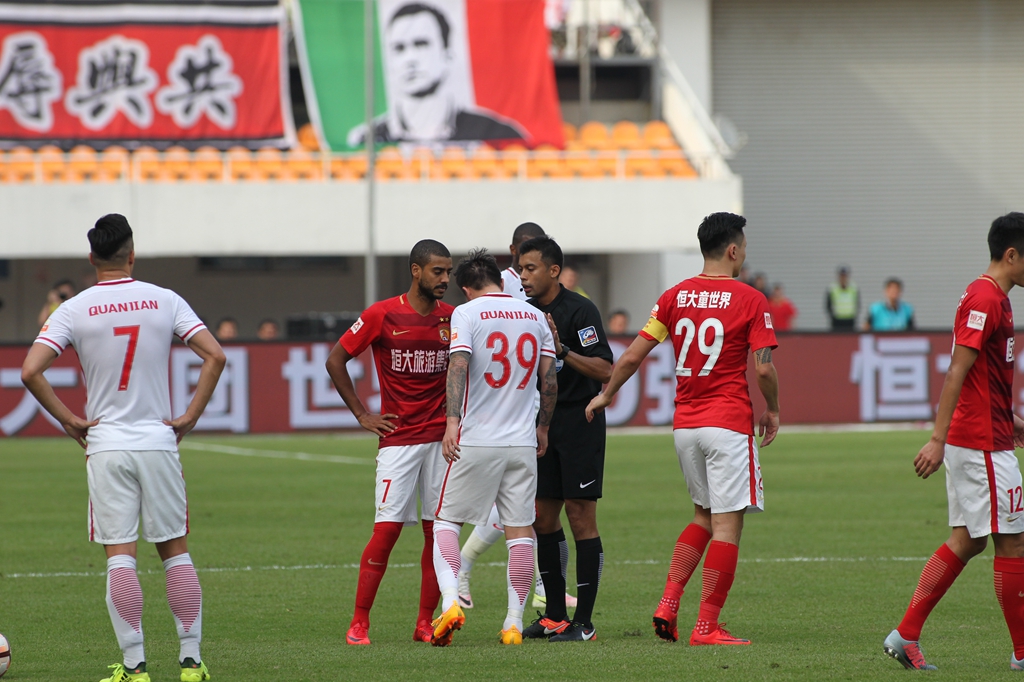 图片报：特狮和菲尔克鲁格冬窗可能转会以获得参加世界杯机会（图片报：为争世界杯名额，特狮与菲尔克鲁格或在冬窗寻求转会）