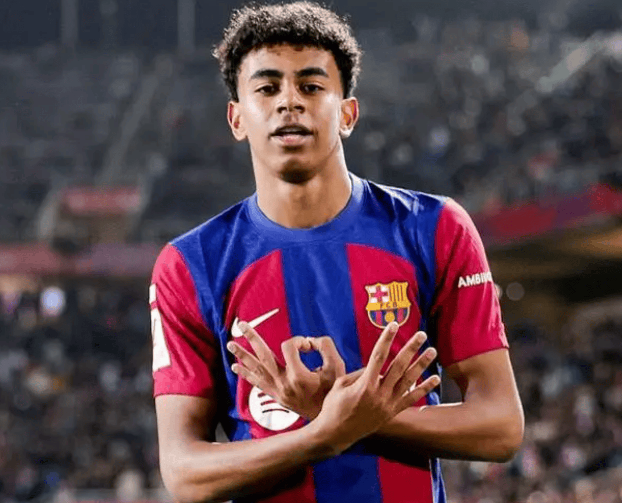 太阳报走访出售原味球衣公司的仓库：汗臭味强烈却不令人反感（太阳报实访原味球衣公司仓库：汗味浓重却不招人厌）