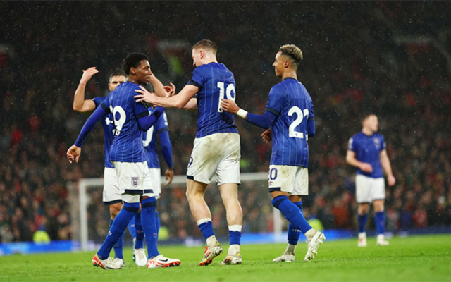 虎父无犬子，路易斯-布冯代表捷克U19上演帽子戏法（不负父名！路易斯-布冯代表捷克U19完成帽子戏法）