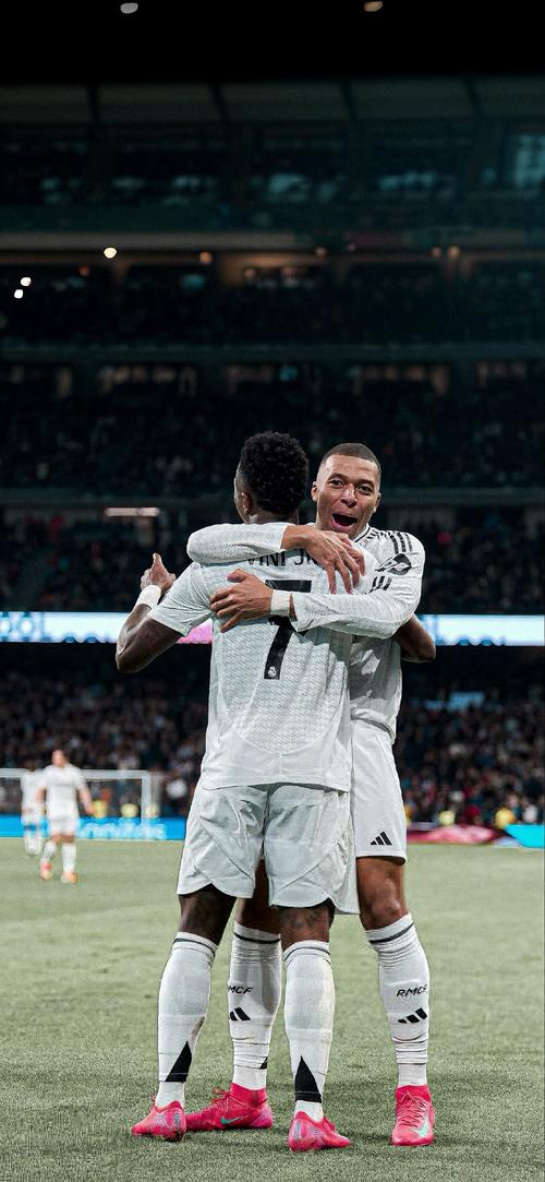 “摩洛哥R9”伊加马内：69分钟造一球，即插即用里尔新援（69分钟参与进球，“摩洛哥R9”伊加马内成里尔即插即用新援）